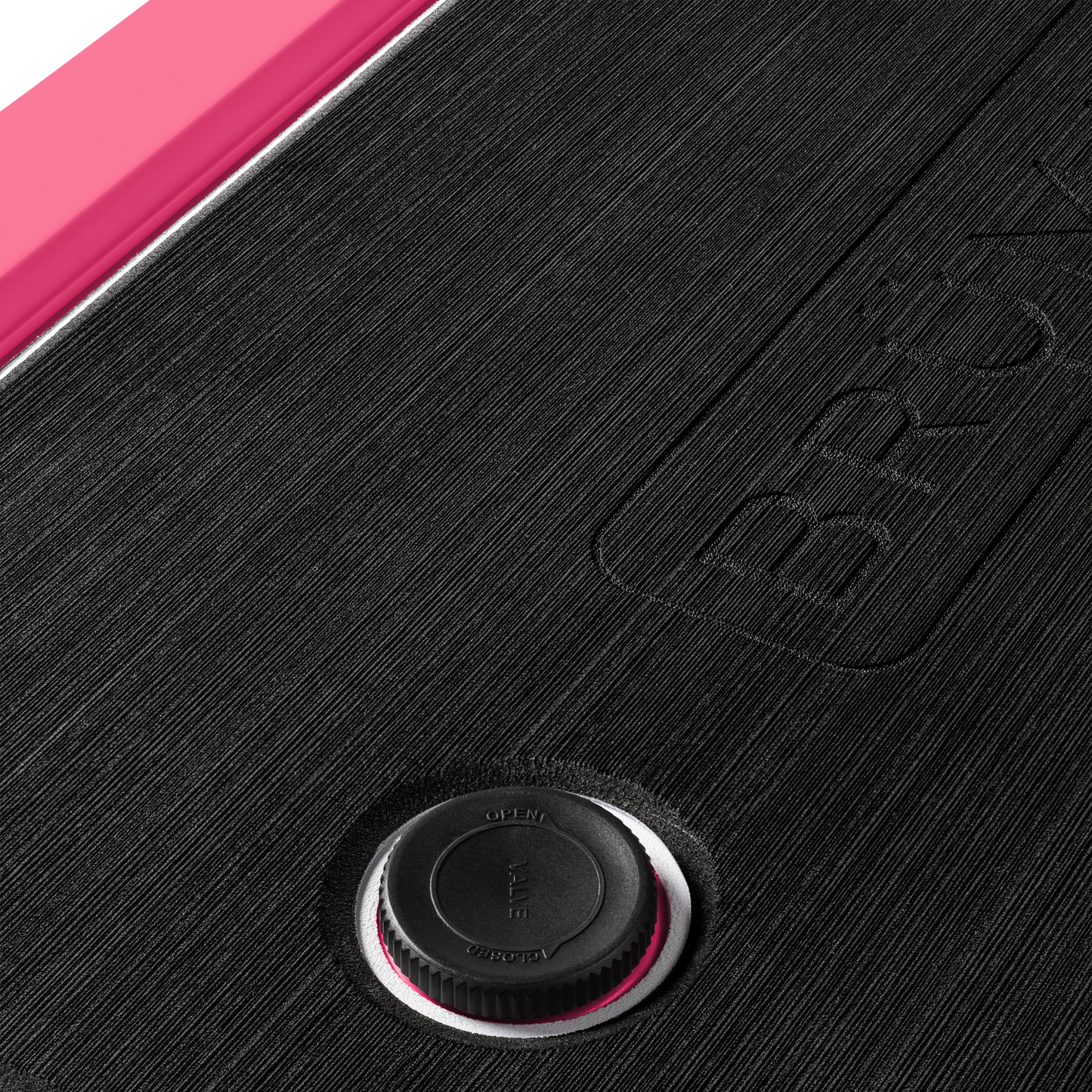 brutank-a4 brutank-55qt-neonpink-vent.png