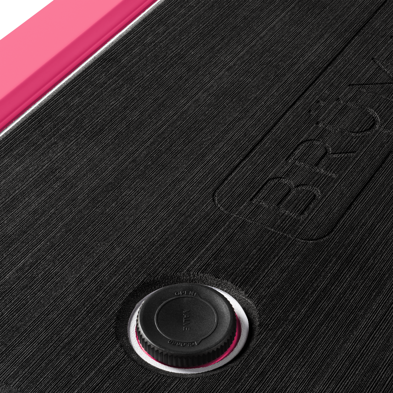 brutank-a4 brutank-55qt-neonpink-vent.png